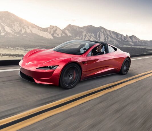 Презентацию «ракетного» Tesla Roadster перенесли