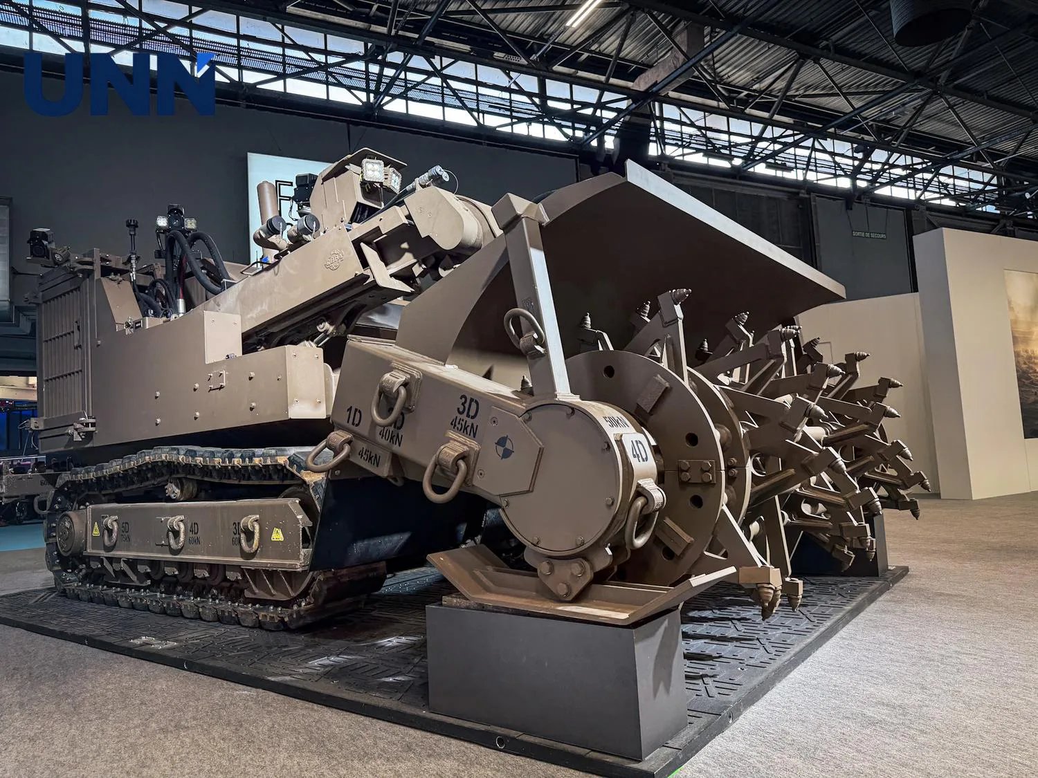 В Париже стартовала крупнейшая выставка вооружения Eurosatory-2026: смотрите эксклюзивные кадры