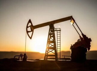 Нефть продолжает падение после обвала ниже $80 на фоне соглашения США и Ирана