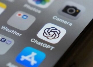 Доля ChatGPT на рынке ИИ-ассистентов впервые упала ниже 50 процентов