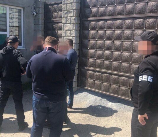 На табачном предприятии выявили неуплату налогов на 2,3 млрд грн — эксдиректору объявили подозрение