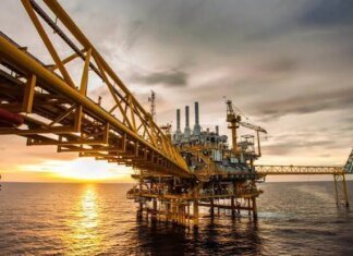 Мировые цены на нефть упали до самого низкого уровня впервые с начала войны США и Ирана