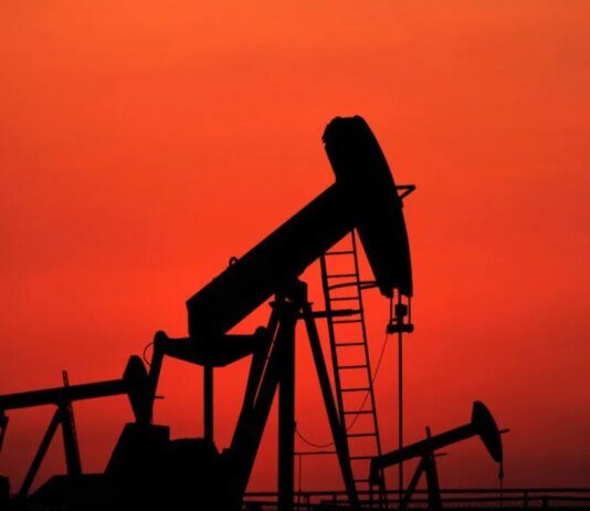 Цены на нефть снова пошли вверх после обстрела гражданского судна в Ормузском проливе