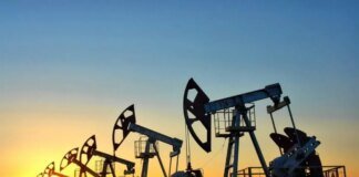 Цены на нефть могут зафиксировать самое большое квартальное падение с 2020 года на фоне ожиданий переговоров США и Ирана — Reuters