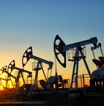 Цены на нефть могут зафиксировать самое большое квартальное падение с 2020 года на фоне ожиданий переговоров США и Ирана — Reuters