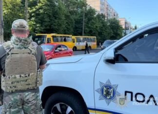 Одесские полицейские оказали первую помощь гражданам, раненым в результате вражеской атаки