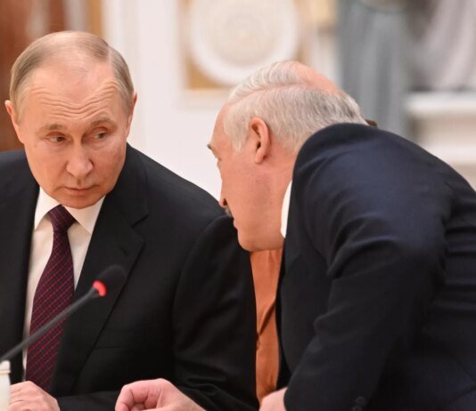 «Не вызывает паники»: Путин рассказал, как Лукашенко отреагировал на ультиматум Зеленского