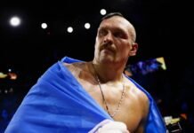 Ранее украинец разгромил его в Москве: чемпионский пояс Усика может достаться россиянину