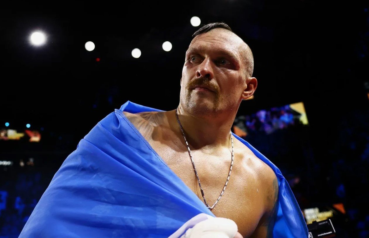 Ранее украинец разгромил его в Москве: чемпионский пояс Усика может достаться россиянину