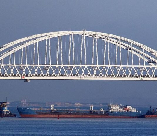 В Керчи загорелись российские корабли: СБУ раскрыла подробности спецоперации