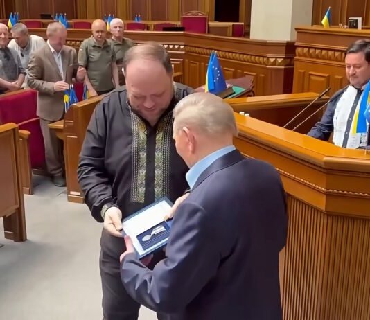 Верховная Рада наградила Кучму орденом имени Чорновола: вручил Стефанчук