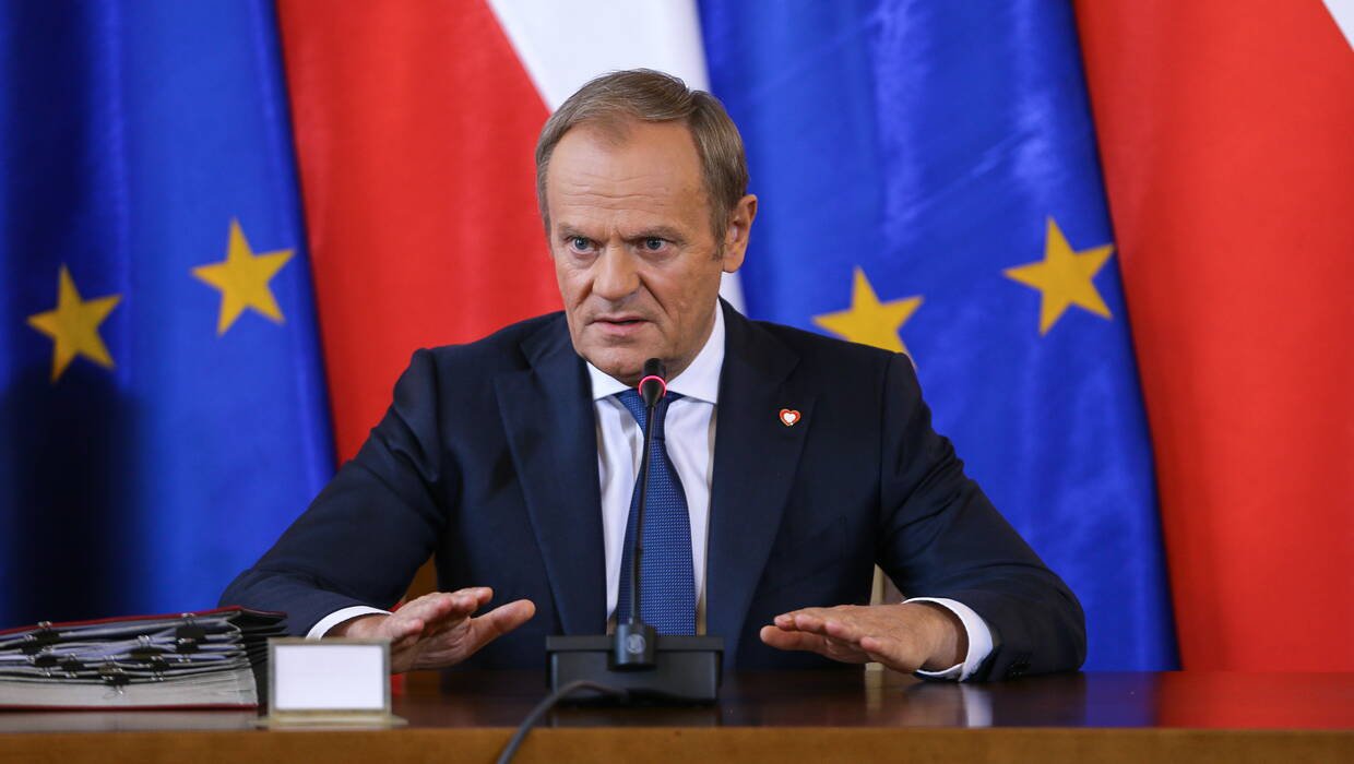 «Много вложили, чтобы преодолеть демонов прошлого»: Туск предупредил Киев из-за скандала с УПА