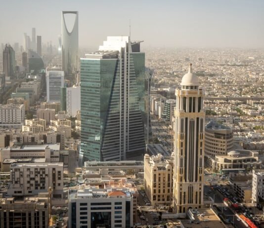 Вертолет нефтяного гиганта разбился в Саудовской Аравии, 14 погибших