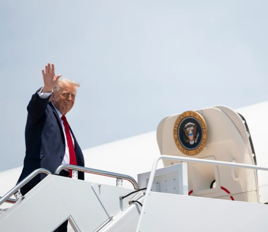 Не сегодня: Трамп передумал бомбить Иран и назвал причину
