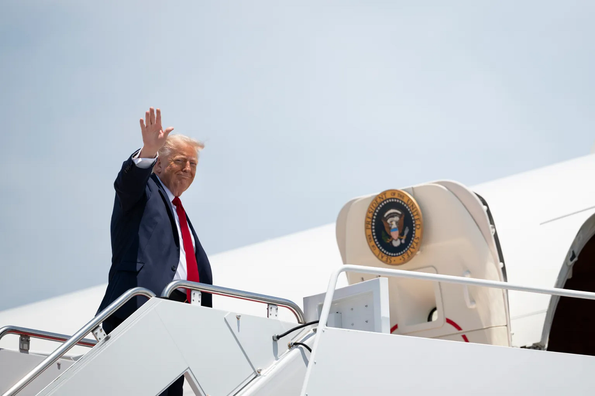 Не сегодня: Трамп передумал бомбить Иран и назвал причину