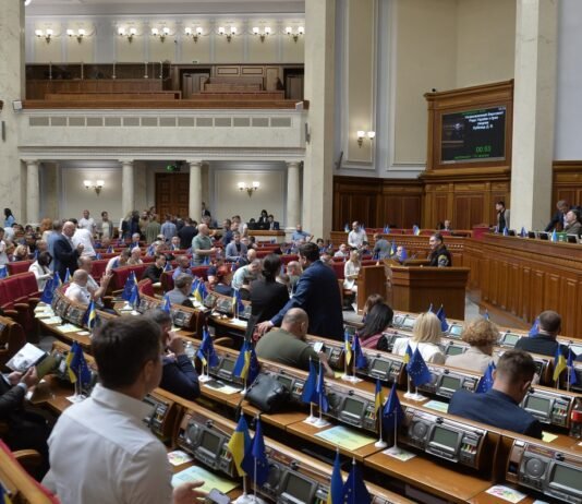 Выросла почти на 20%: нардеп раскрыл размер зарплаты в Верховной Раде