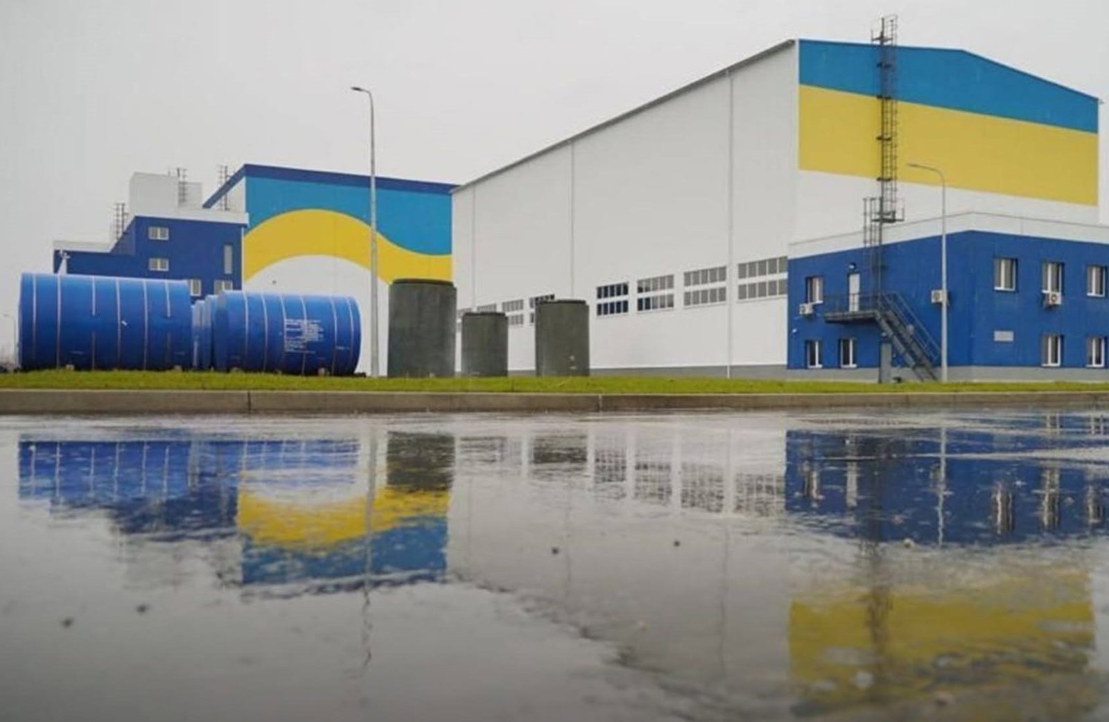 Российский дрон атаковал хранилище ядерного топлива на территории ЧАЭС: кадры последствий