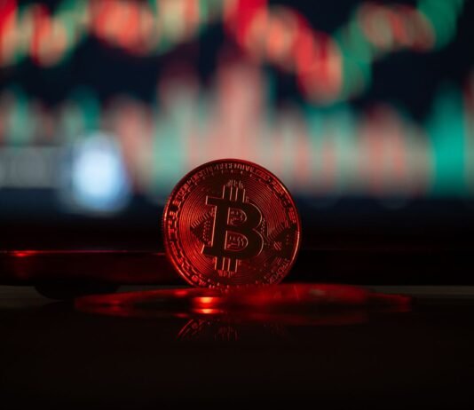 Bitcoin упал ниже 60 тысяч. Что испугало рынок