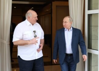 Лукашенко внезапно встретился с Путиным после требований не втягивать Беларусь в войну