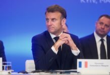 Трамп был готов отдать Украину Путину на Аляске, — Макрон