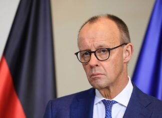 ЕС уже пора начать вступительные переговоры с Украиной, — Мерц