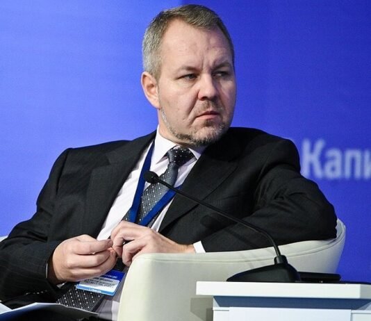 Иноземцев объяснил, почему удары по НПЗ для Путина опаснее, чем кажется