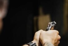 В Одессе ветераны с тяжелыми ранениями проходят реабилитацию в стрелковом тире
