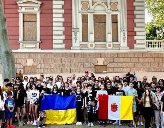 Детей из Одессы отправили на отдых в Эстонию: кто уехал первым