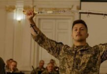 В Одессе состоялся торжественный выпуск офицеров: лучший получил офицерскую саблю