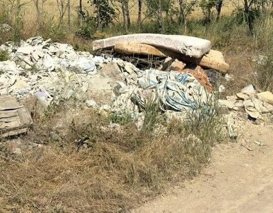 У Одессы обнаружили горы строительного мусора: детали