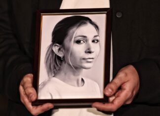 Украина ввела санкции против «Газеты.Ру», «Ленты.Ру» и судьи по делу журналистки Рощиной