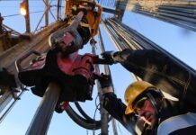 Цены на нефть упали почти до уровня в начале войны в Иране