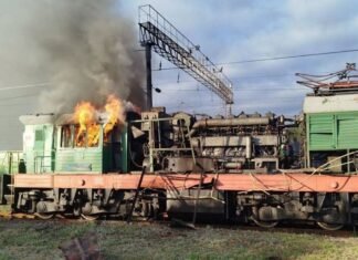 РФ ударила по локомотиву на Харьковщине, есть раненые