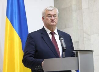 Россияне не смогут свободно приезжать в Украину после войны, — Сибига