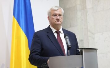 Россияне не смогут свободно приезжать в Украину после войны, — Сибига