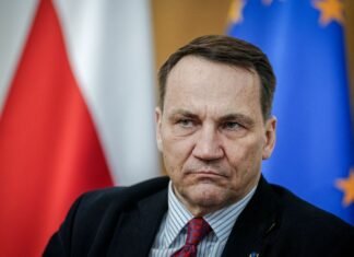В МИД Польши заявили, что Зеленскому и Путину нужно говорить без посредников