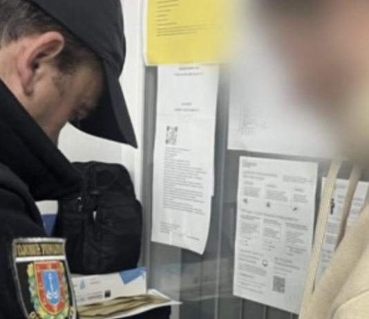 В Одесской области трое братьев и их друг во время блекаута ворвались в жилище пожилых людей и угрожали им ножом ради 12 тысяч гривен