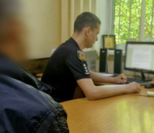 Притворился добрым соседом и обокрал бабушку: в Одессе задержали дерзкого грабителя