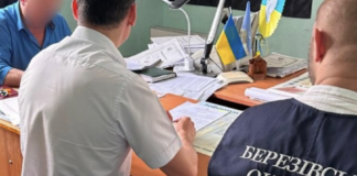 Подписал документ вопреки депутатам: главу сельсовета в Одесской области подозревают в махинации на 1,8 млн грн
