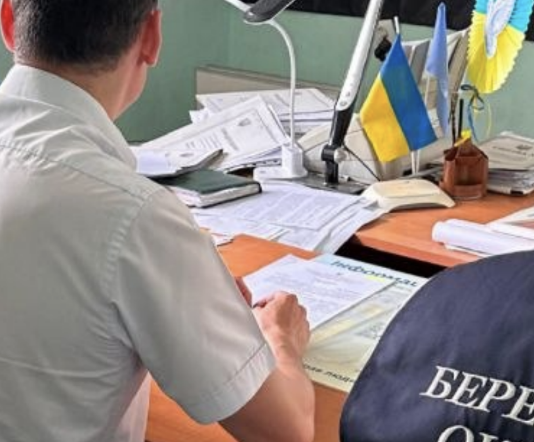 Подписал документ вопреки депутатам: главу сельсовета в Одесской области подозревают в махинации на 1,8 млн грн