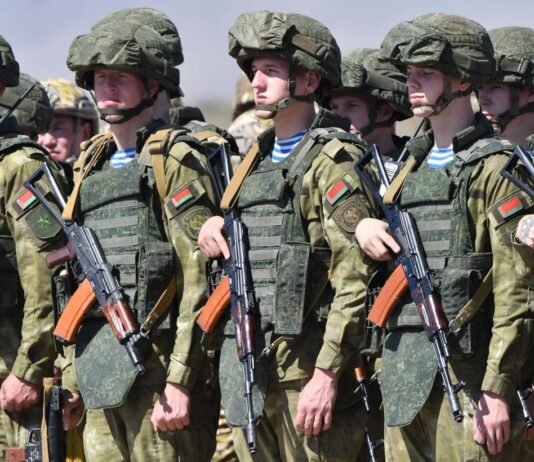 Белорусская оппозиция предупредила Украину: есть 8 признаков втягивания Лукашенко в войну