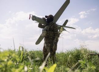 Горит один из крупнейших НПЗ юга России, подтверждены новые удары «Нептунами», — Генштаб