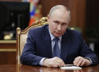Коллапс на горизонте: в Госдуме предупреждают Путина о «грани социального взрыва»