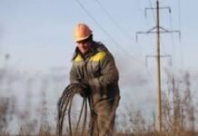 В Одесской области энергетики вернули свет для 76,7 тысяч семей после обстрелов
