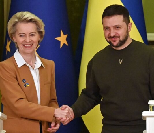 Украина открыла первый кластер переговоров с ЕС: что это значит и когда будет членство