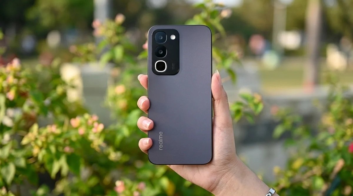 Вышел недорогой смартфон Realme с батареей на 8000 мАч: характеристики и цена (фото)