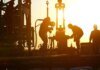 Объем переработки нефти в рф упал до самого низкого уровня за более чем два десятилетия на фоне украинских ударов — Bloomberg