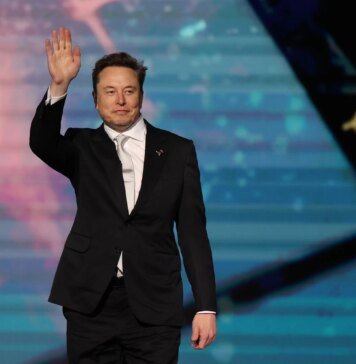 Акции SpaceX Маска упали ниже цены IPO