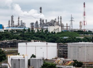 Нефть подешевела после решения ОПЕК+ увеличить добычу
