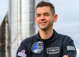 Глава NASA нарушил запрет и пролетел на истребителе F-5 на авиашоу в Вашингтоне